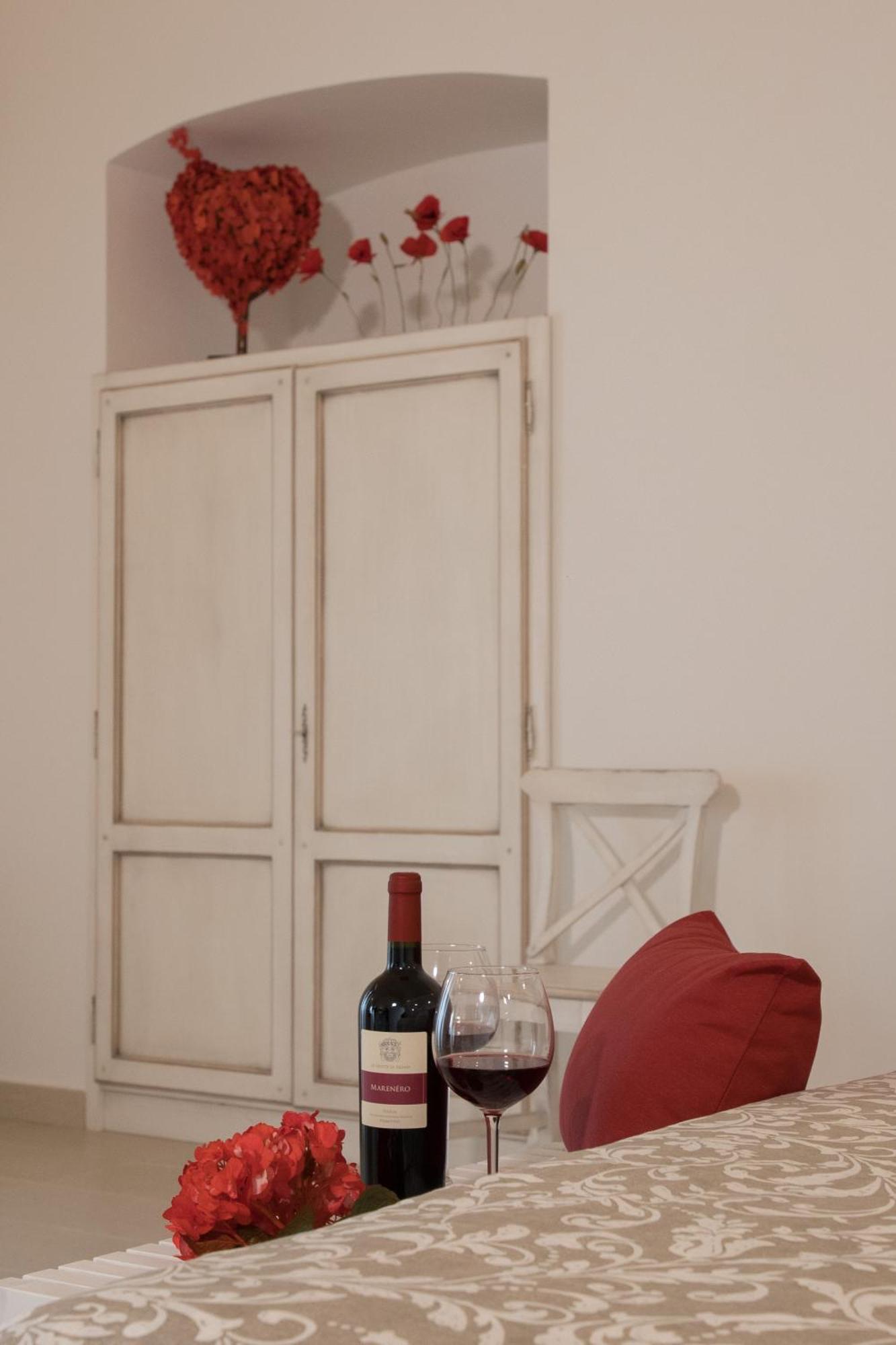 Bed and Breakfast Ych-Le Grotte Di Sileno Castellaneta Habitación foto