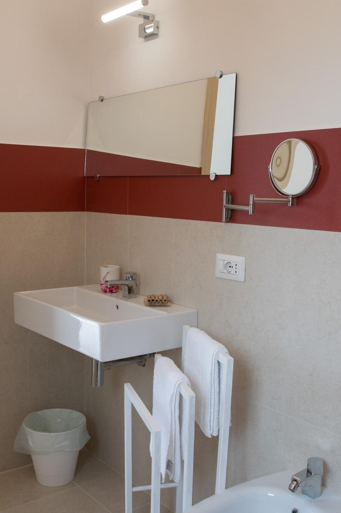 Bed and Breakfast Ych-Le Grotte Di Sileno Castellaneta Habitación foto
